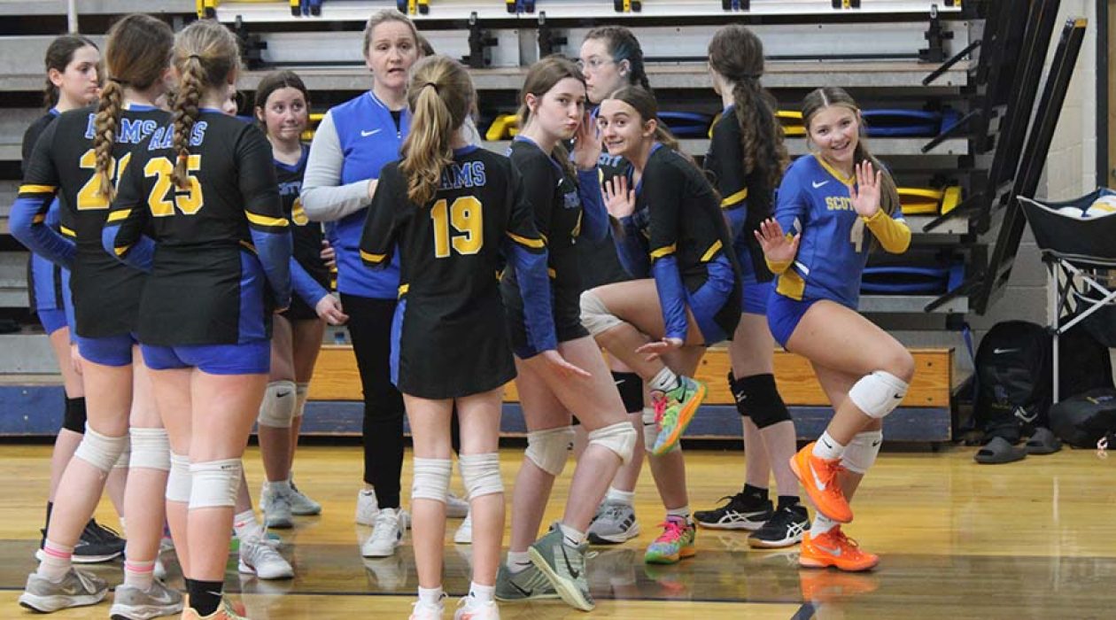 MS Volleyball Main Page Photo 25-26